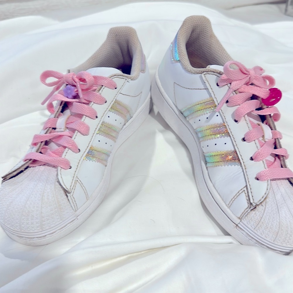 ADIDAS KIDS SUPERSTAR SNEAKERS SIZE 1 1/2 - Picture 4 of 12